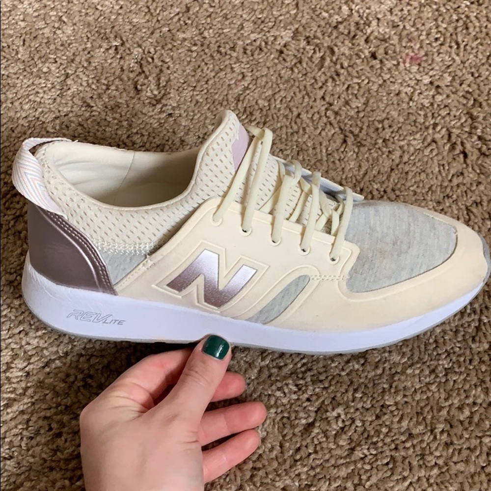New balance women’s size 8 - Picture 4 of 5